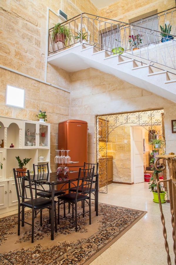 Tal-Karmnu Entire House With Private Heated Pool And Jacuzzi Villa Kirkop Exterior photo